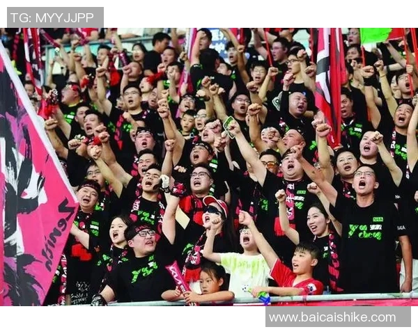 足球明星热身入场视频展现激情与实力的完美结合