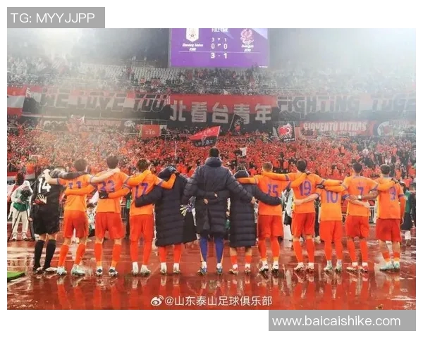 中国足球明星齐聚赛场展现风采助力国家队争夺荣誉