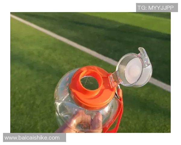 足球明星的饮水选择揭秘他们最爱的水源与健康饮水习惯